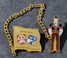 BB635 - 2er Pin Jodlerklub Ringgenberg Goldswil / Senn Fahne