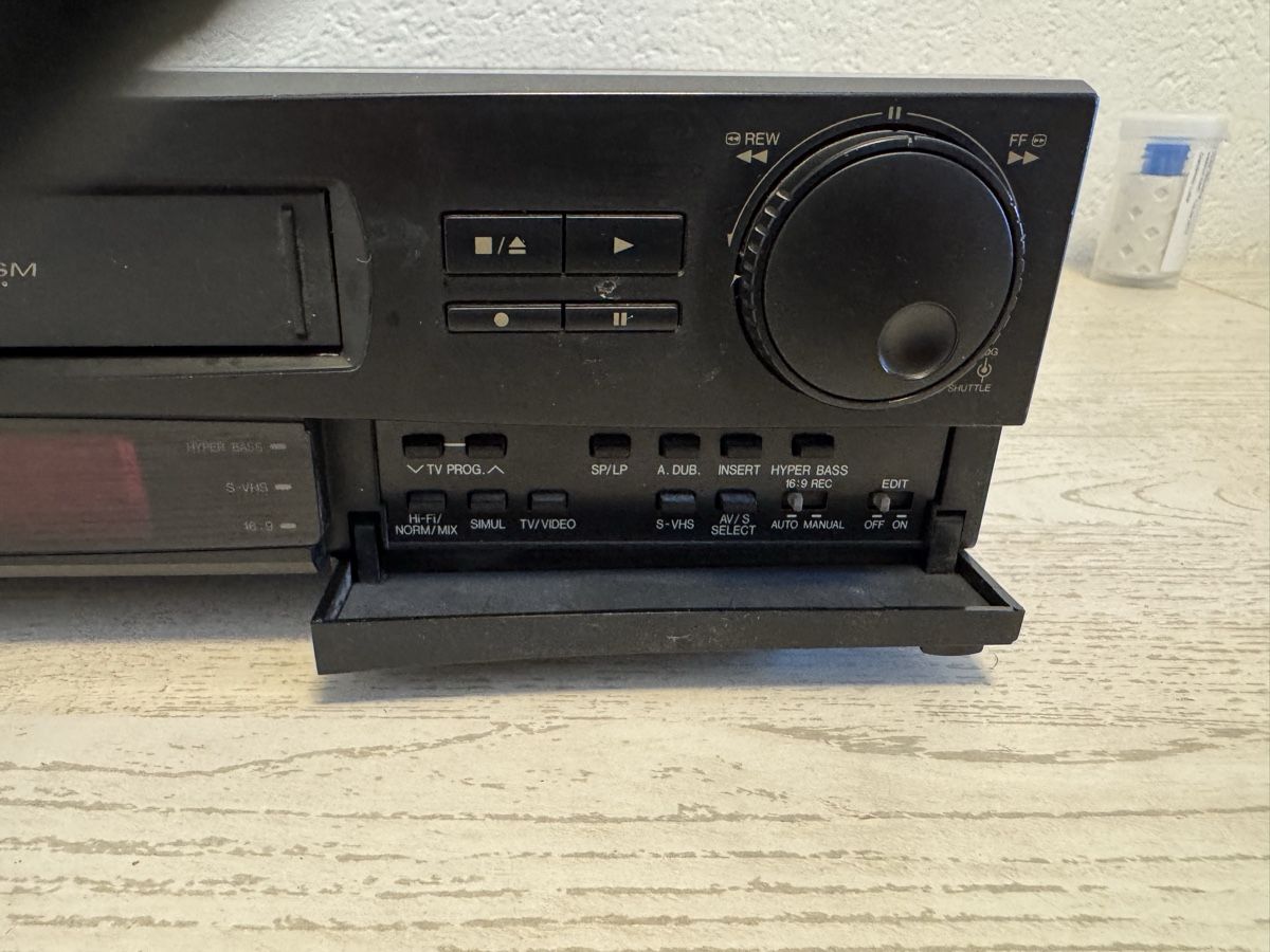 JVC Aufnahmegeräte: Jvc hr-s5900 super vhs recorder – Defekt aus Zunzgen von milesdavis76 2