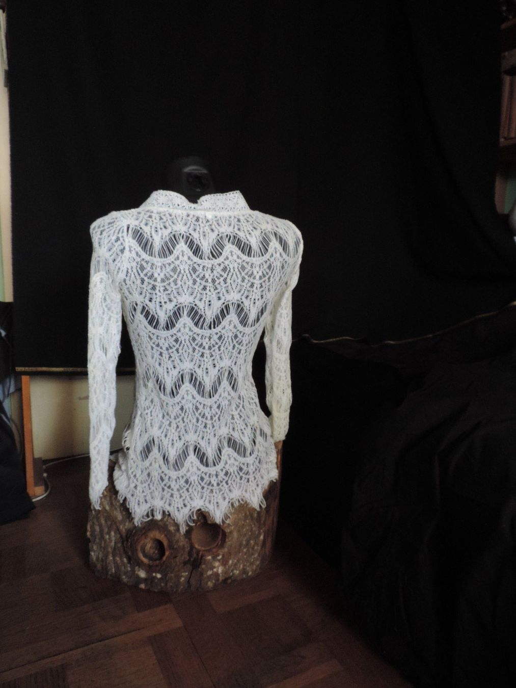 Top: haut dentelle blanc – Usato da Genève venduto da Axelle333 5