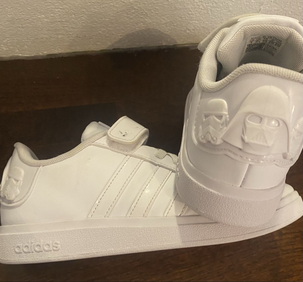 Adidas Chaussures garçon: Adidas Star war 35 – D'occasion à Le Noirmont par Chreeba 2