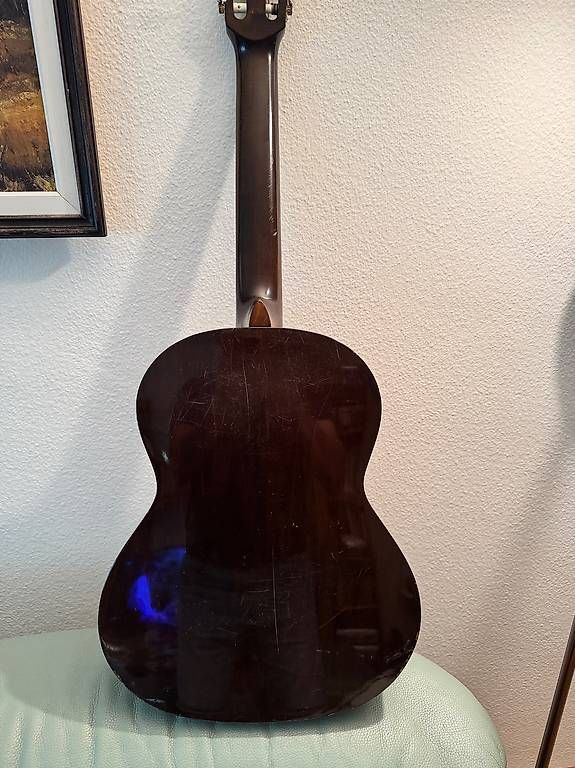 Strumenti musicali: Gitarre – Usato da Zürich venduto da Cibin 2