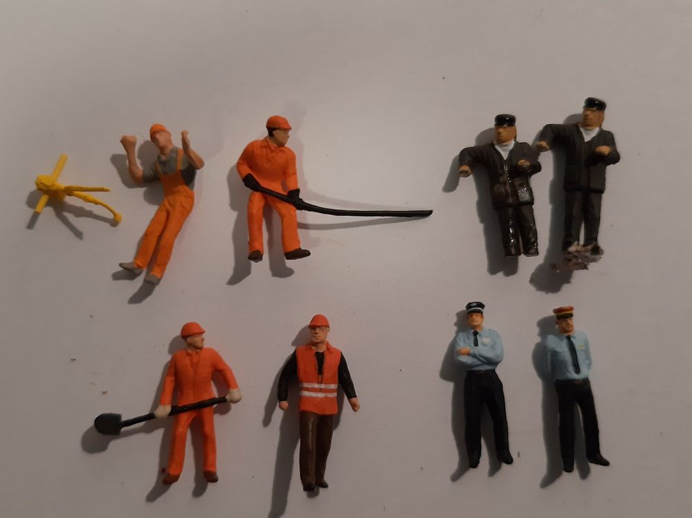 Modelleisenbahnen: Personen H0/H0m Bahnpersonal – Gebraucht aus Thun von Schwarzsee48