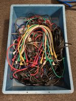 1 kleine Kiste Patchkabel Klinke, XLR etc.