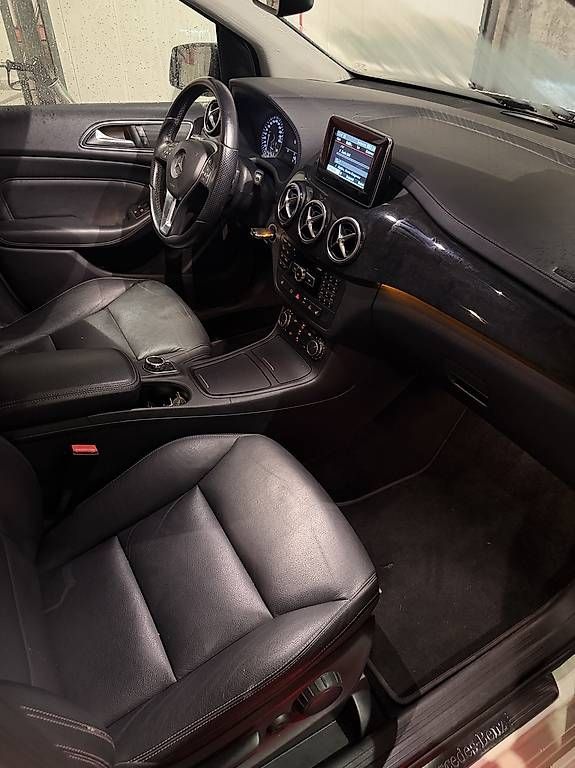 Autos: Mercedes B200 CDI Automatica – D'occasion à Melano par Nmasterx 3