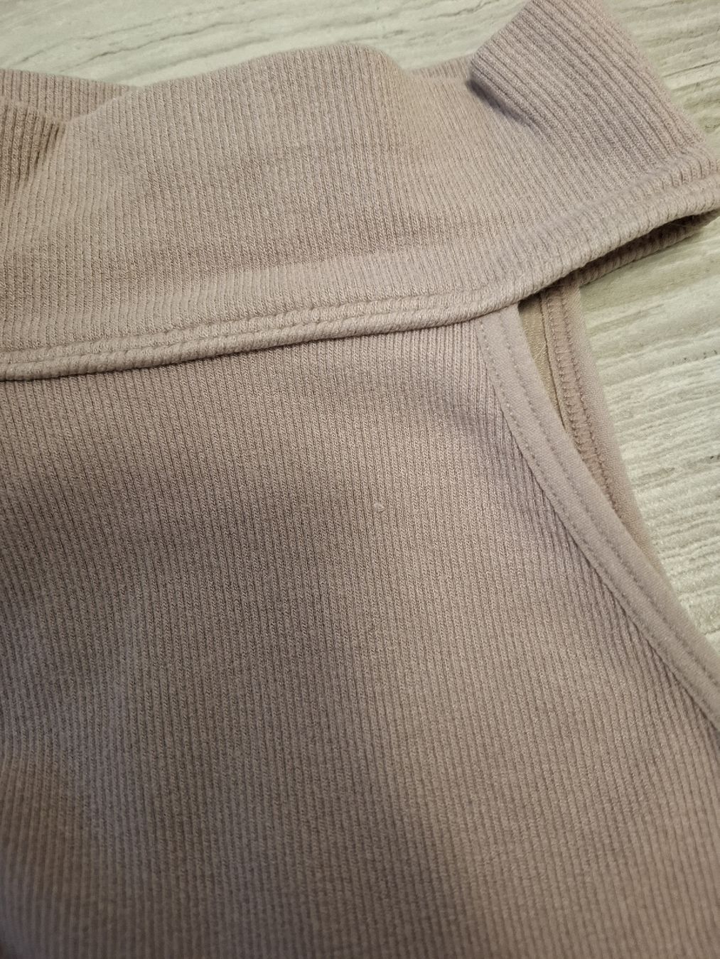 Zara Top: body beige avec col roulé – Usato da Ecublens FR venduto da ame_y8tq 1