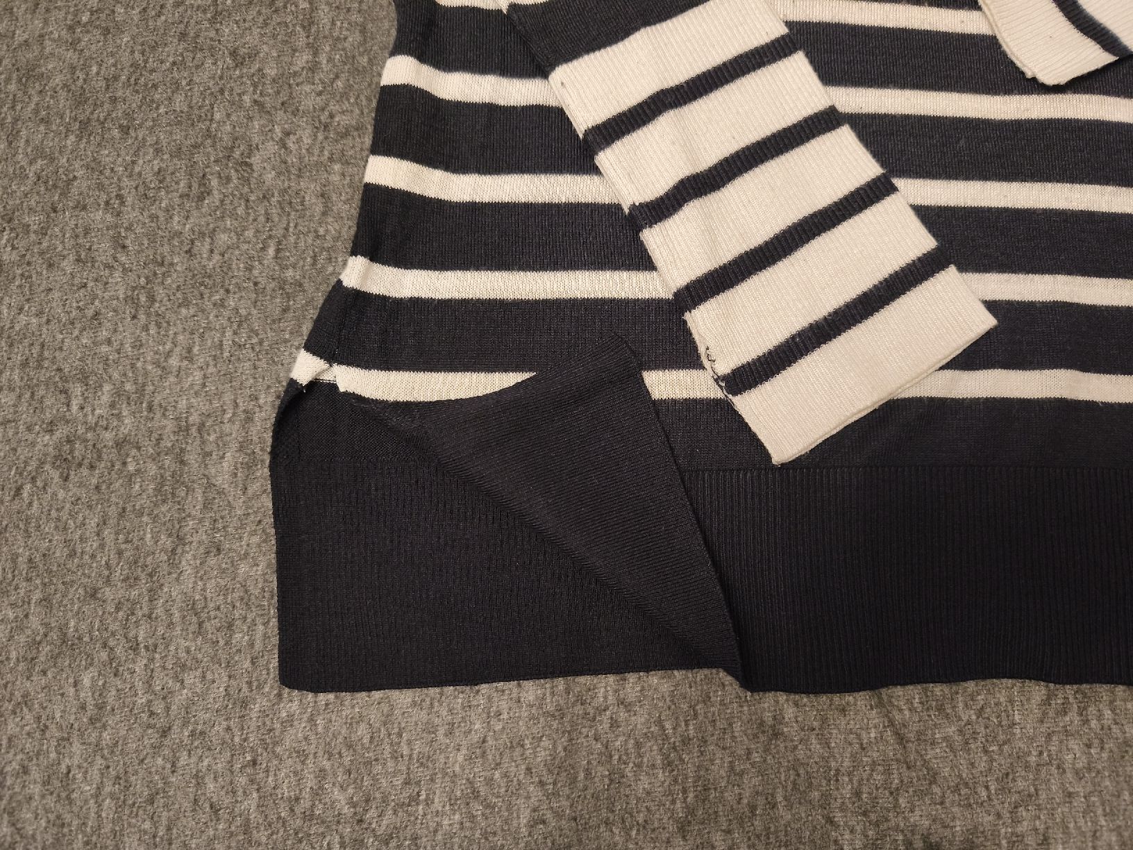 Mango Top: Pull Mango Basics rayé noir/blanc, taille M – Usato da Genève venduto da lnicoGE 3