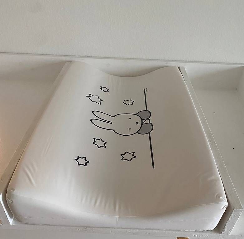 Ikea Wickeltisch & Zubehör: Wickeltisch Ikea Hemnes 74x118cm – Gebraucht aus Schwerzenbach von  4