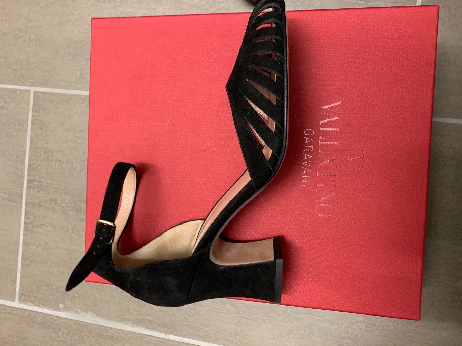 Valentino Damenschuhe: Valentino pumps – Neu (gemäss Beschreibung) aus Zollikon von ValeL