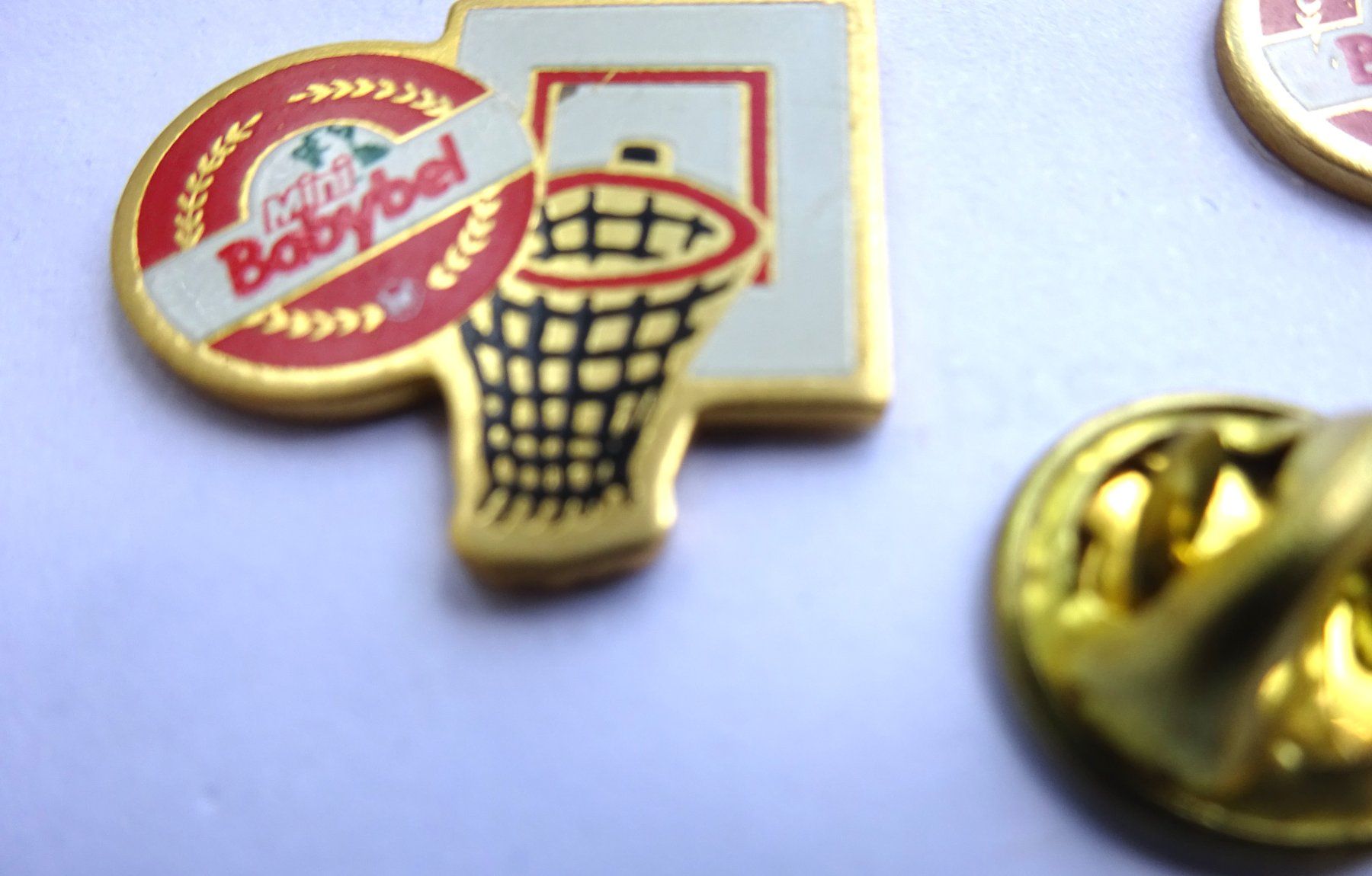 Plaketten & Abzeichen: 2 Pin Babybel  Mini Weichkäse – Gebraucht aus Utzenstorf von BUtter81