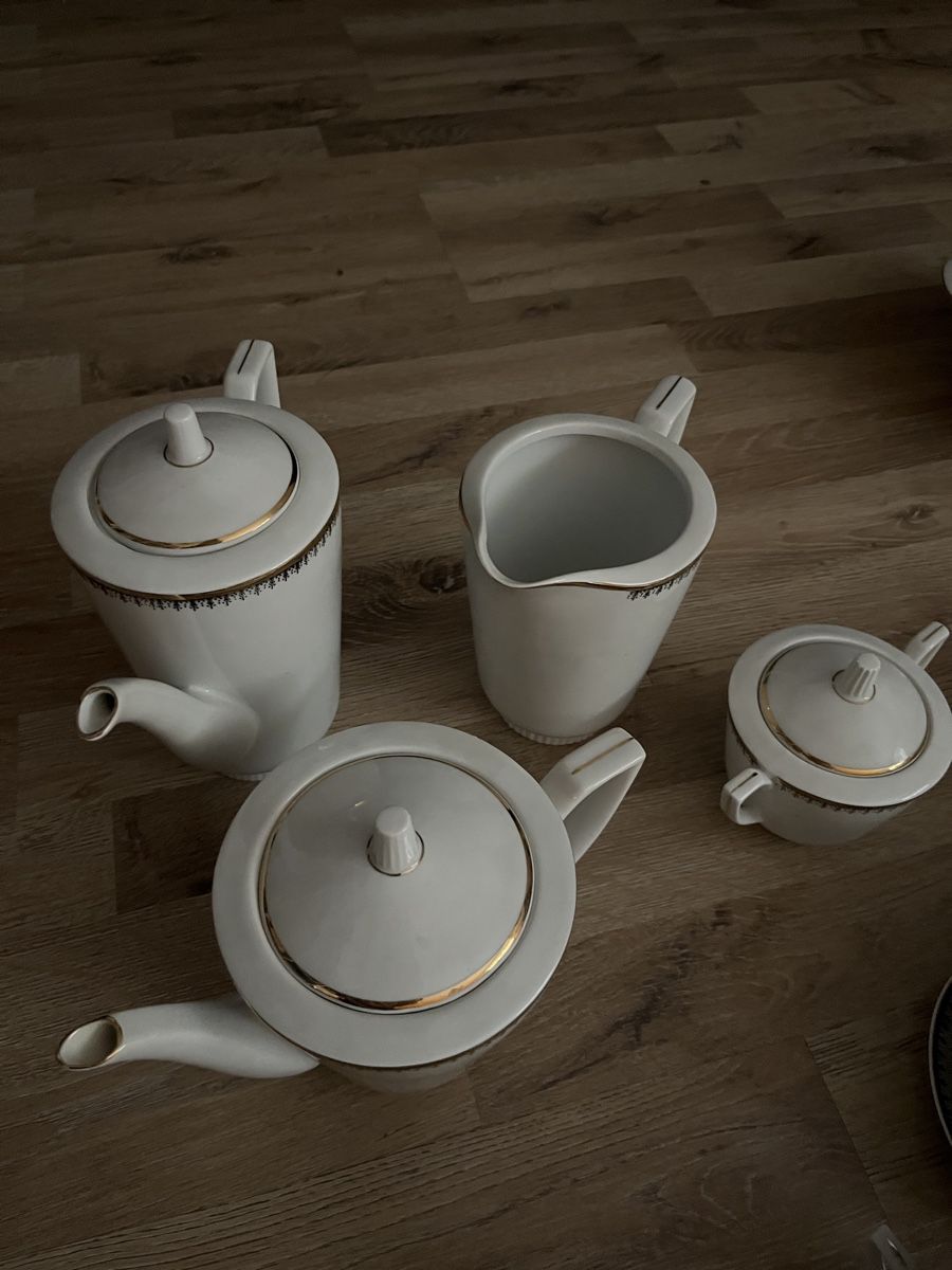 Set di piatti: Geschirrset Jarolina – Usato da Egerkingen venduto da Furrer2 7