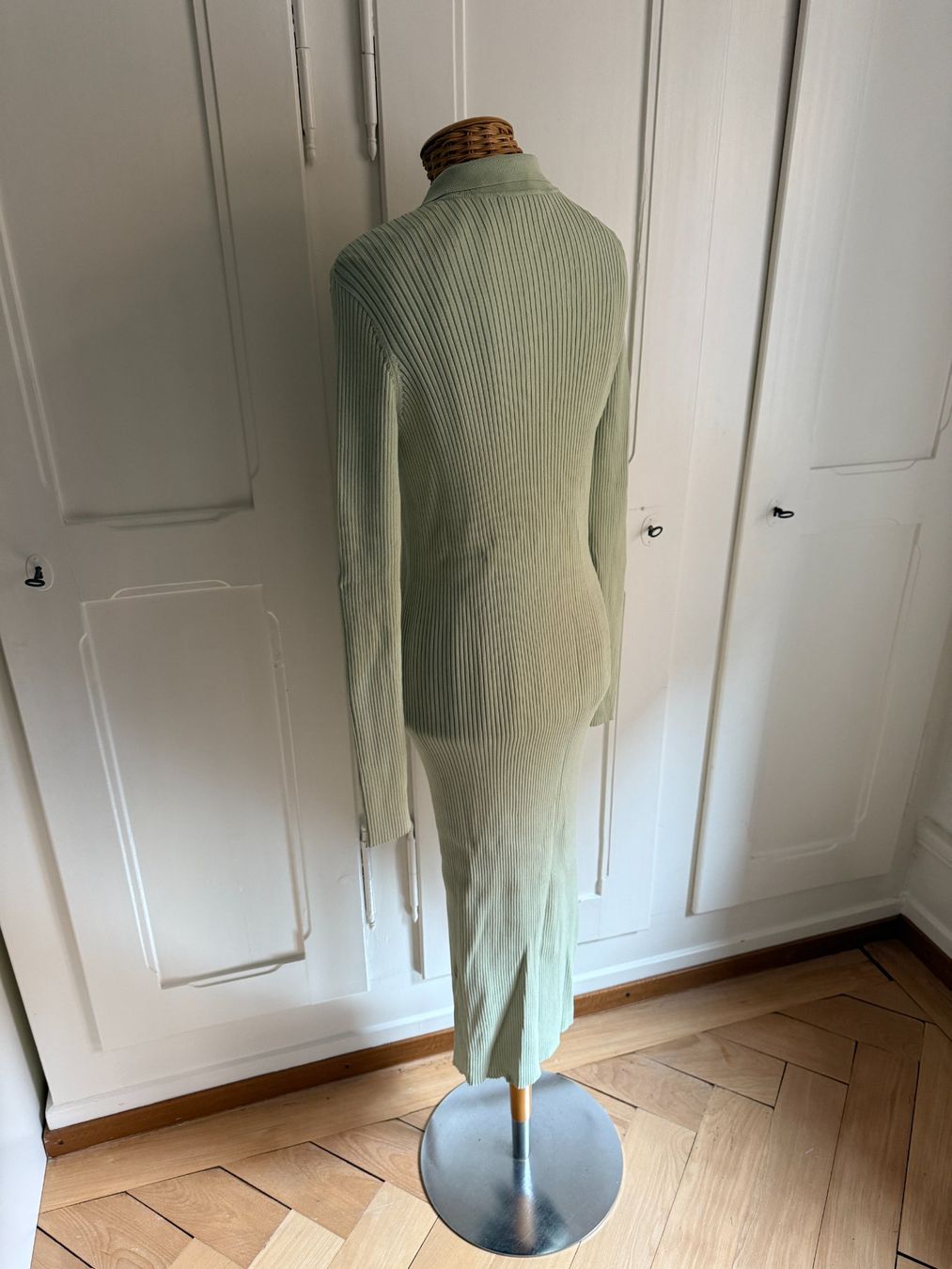 Weekday Vestiti: WEEKDAY - Schlauchkleid lindengrün gestreift S – Usato da Zürich venduto da Diazaio 2