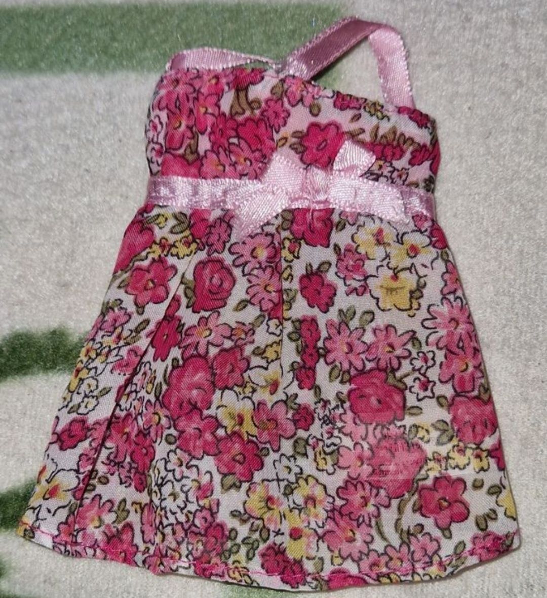 Bambole: Robe pour Barbie – Usato da Couvet venduto da Pioune
