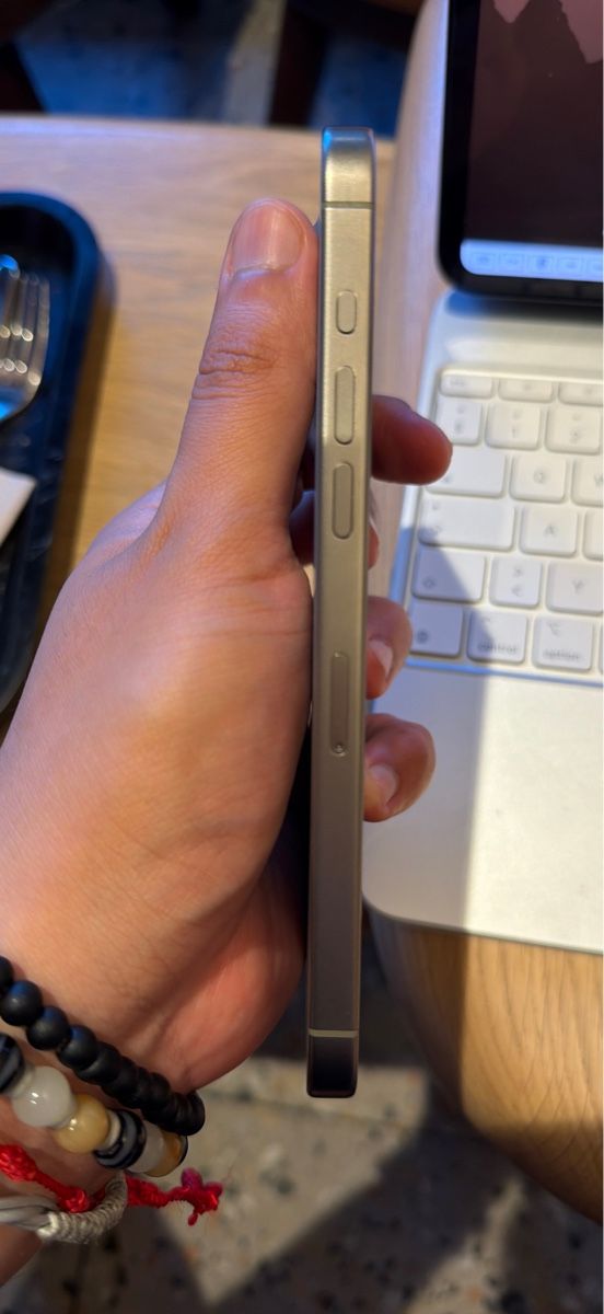 Apple Telefoni cellulari / Smartphones: iPhone 15 pro max 256GB – Usato da Zürich venduto da Yoni_to 3