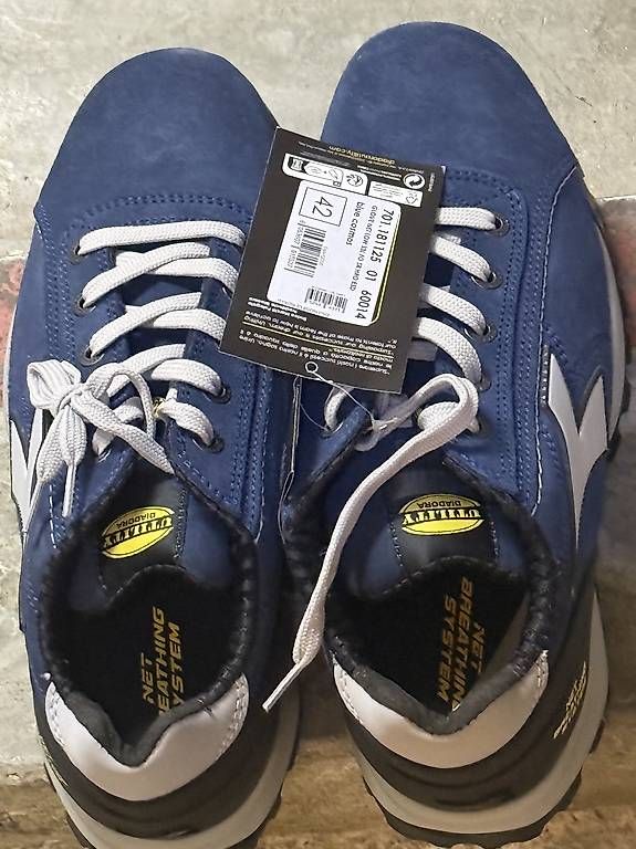 Scarpe da uomo: Travail chaussure – Usato da Renens VD venduto da Ypc0 2