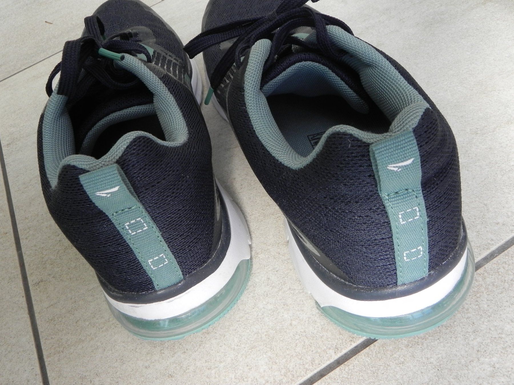 Scarpe da uomo: Sneaker Sportschuhe Gr. 40 – Usato da Stallikon venduto da pcerny16 6