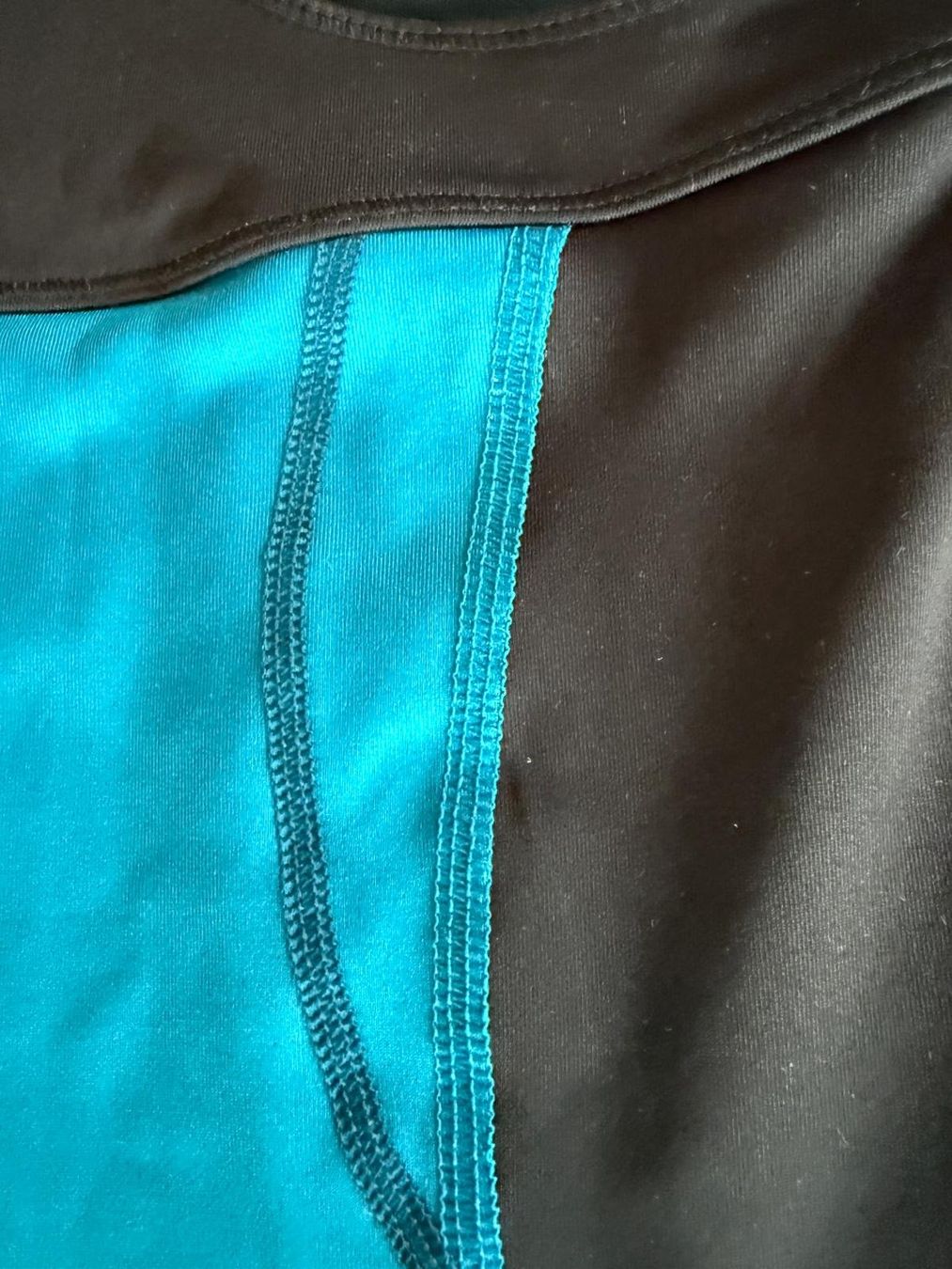Canottiere & Pantaloni: Sportshirt – Usato da Flawil venduto da Stella_3 7