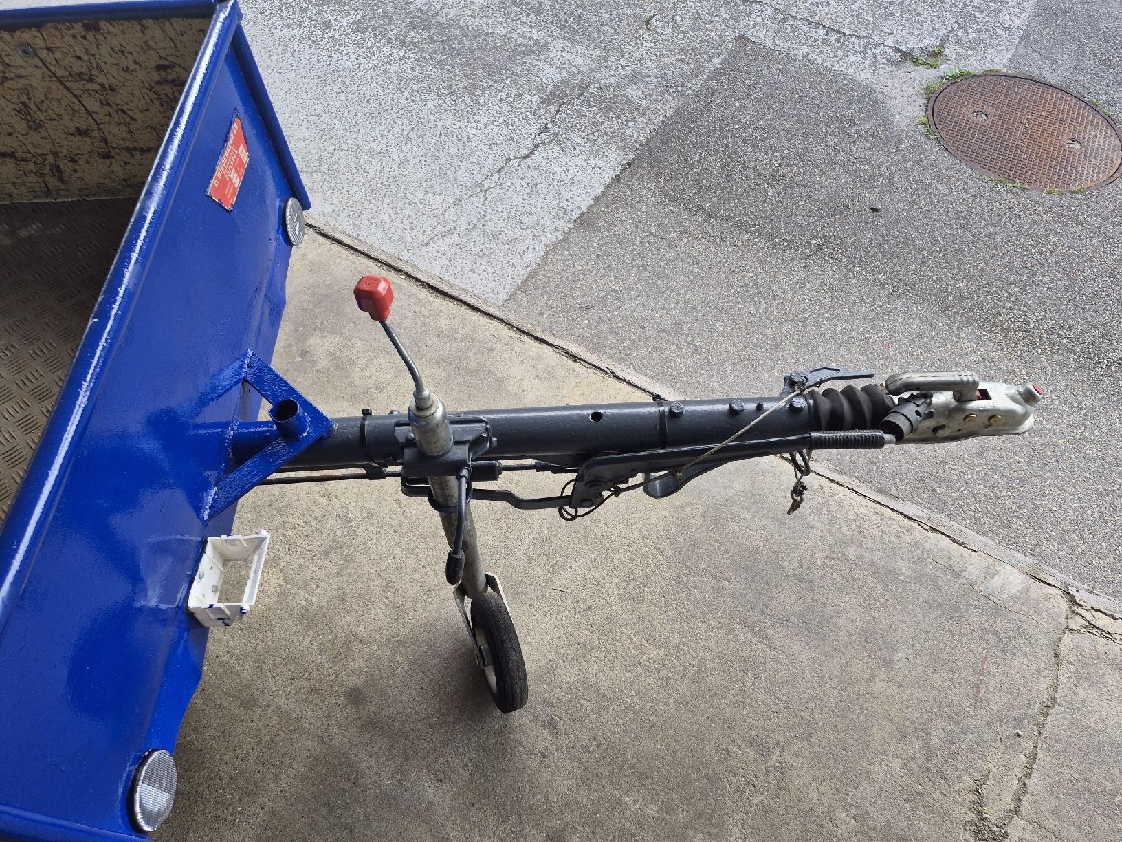 Wiederkehr Rimorchi: Robuster Wiederkehr Anhänger – Usato da Riedtwil venduto da Scania94D- 3