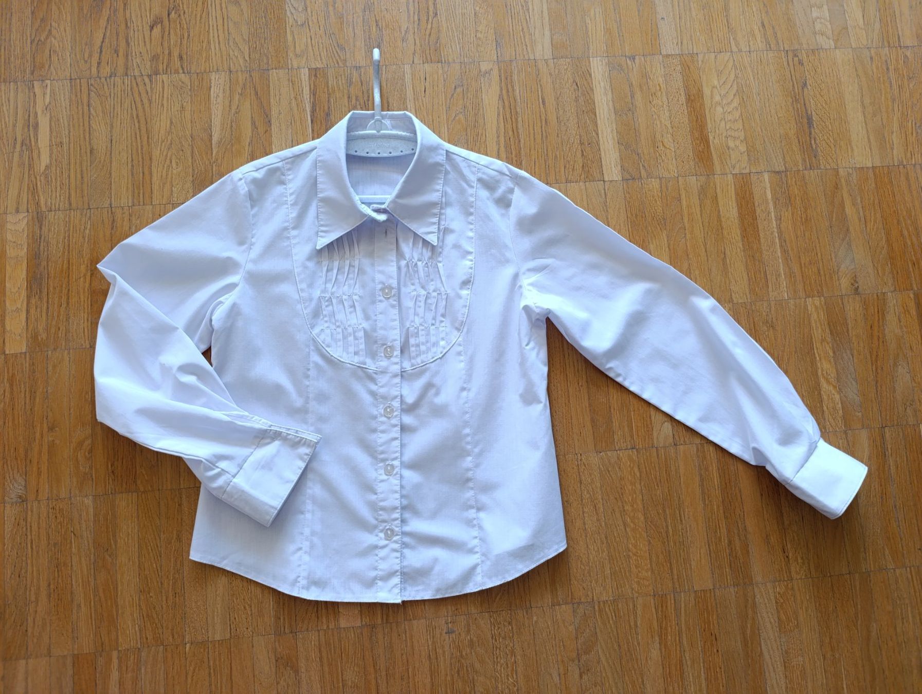 Camicette, T-shirt & Top: Mädchen Weisses Hemd, Gr 134-140 – Usato da Zürich venduto da mir_2kjl 2