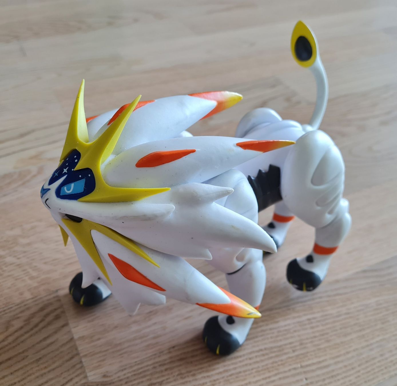 Pokémon Figuren: Original Solgaleo Pokemon Figur / Actionfigur - c.a 30cm – Gebraucht aus Birsfelden von Dealgoenner24 5
