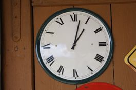 EMAILSCHILD EMAILLE UHR