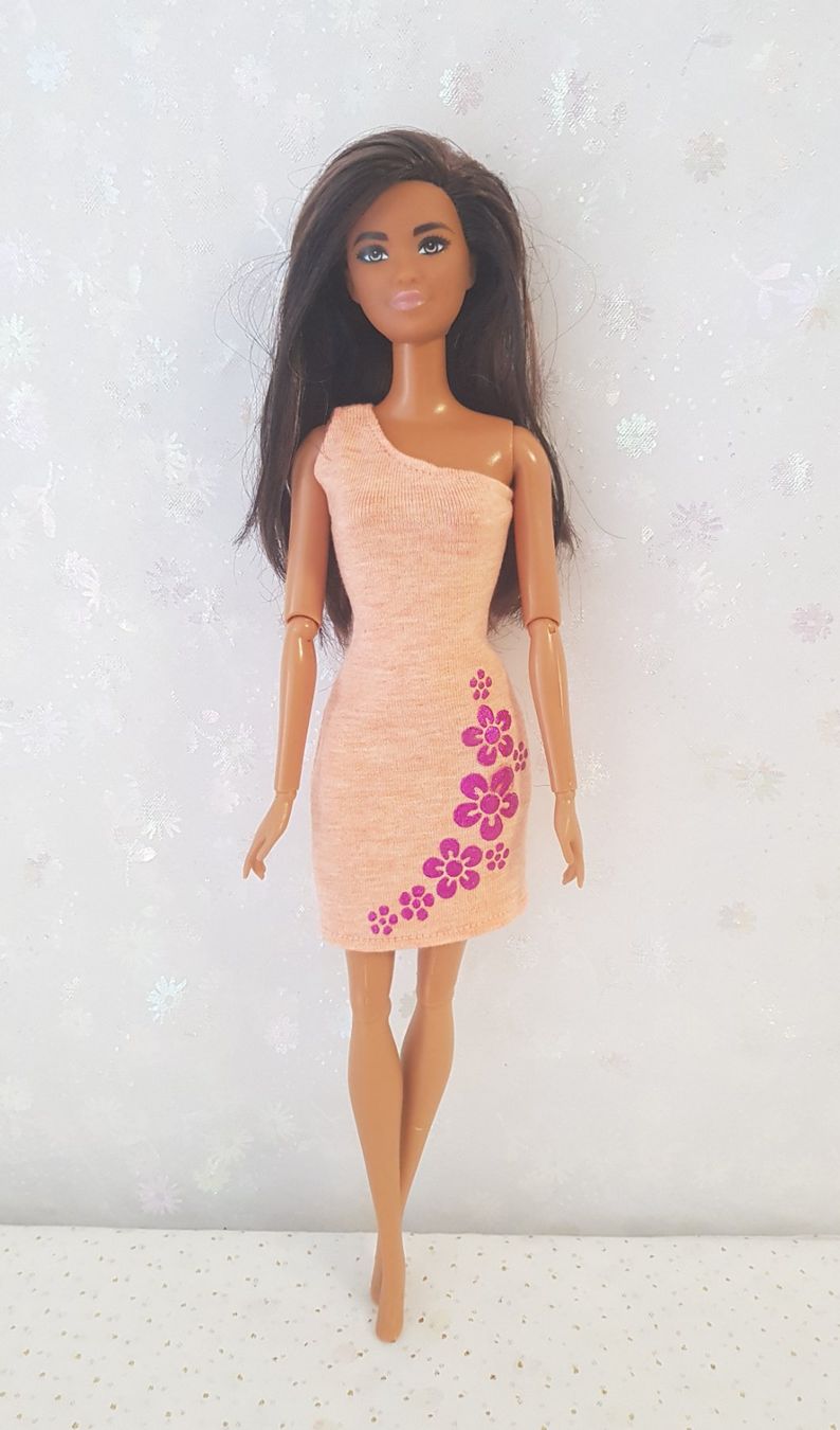 Puppen: Barbie Kleid – Neu (gemäss Beschreibung) aus Lachen SZ von Sakura4hime