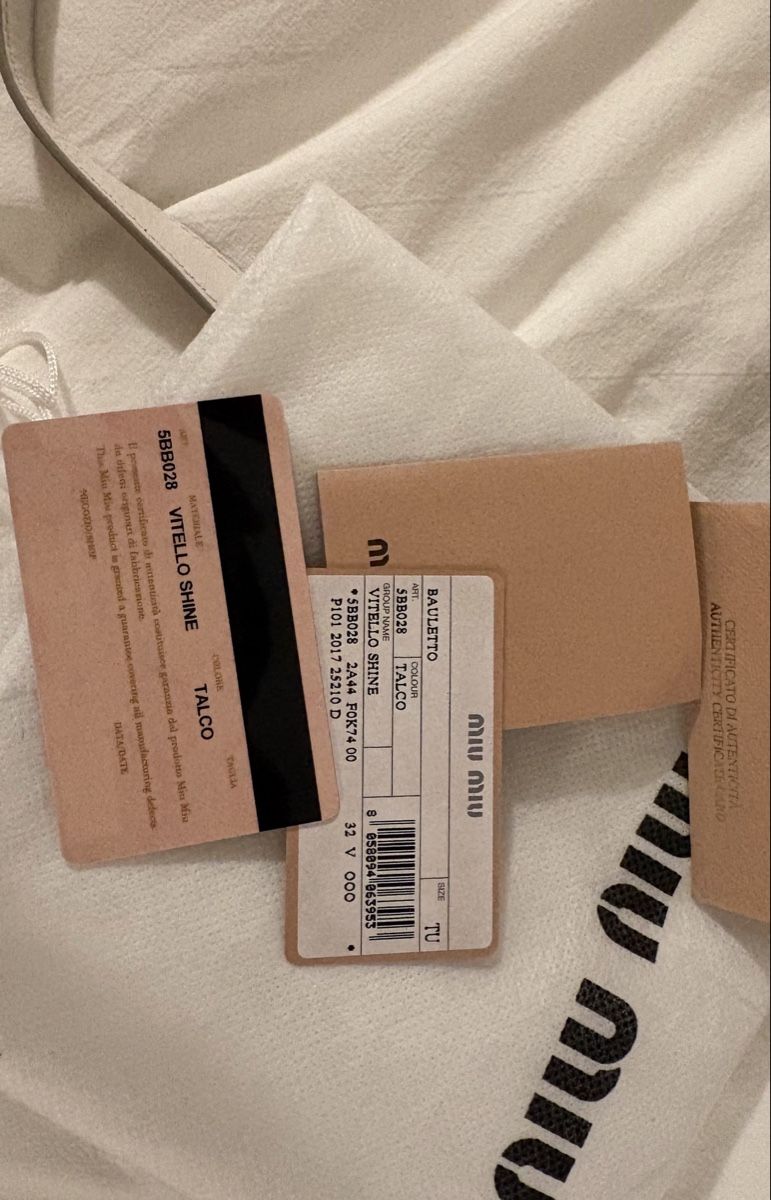 Miu Miu Borse da donna: Miu Miu Vitello Bag Weiss – Nuovo (secondo la descrizione) da Urdorf venduto da Lija.x 1