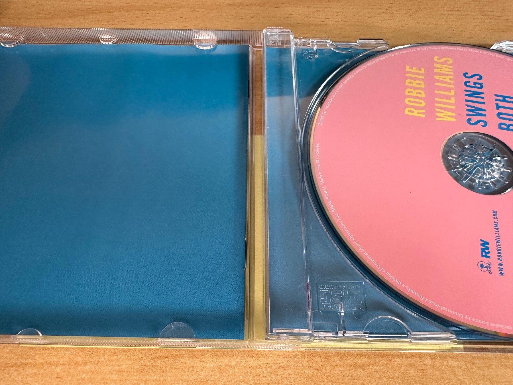 CD: Robbie Williams – Swings Both Ways – Usato da Rikon im Tösstal venduto da Alpenmutz 2