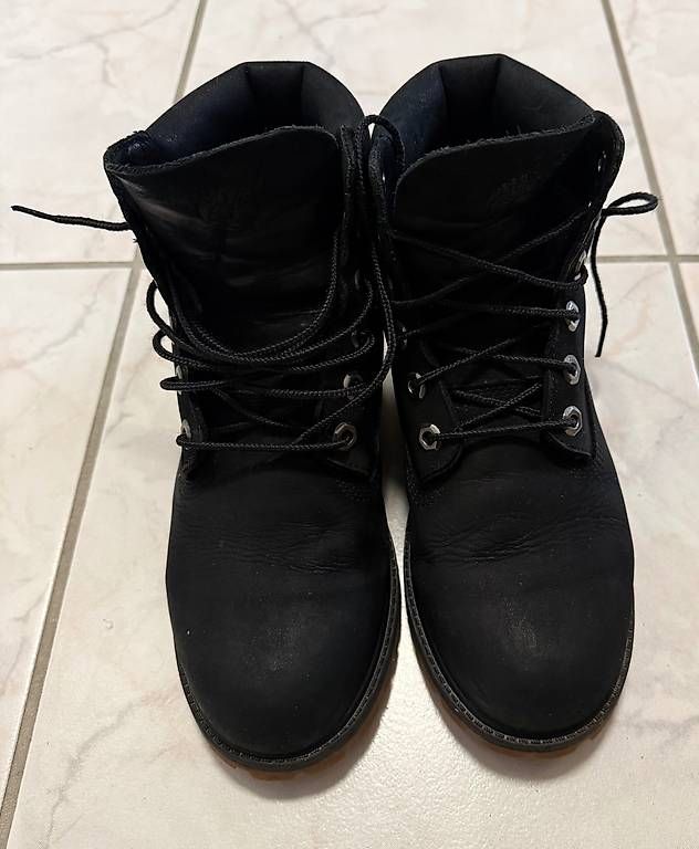 Timberland Scarpe da donna: Schwarze Timberland Lederstiefel Groesse 38 – Usato da Ehrendingen venduto da ErikaKrisztina 2