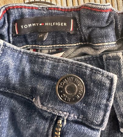 Short Tommy Hilfiger garçon, taille 140