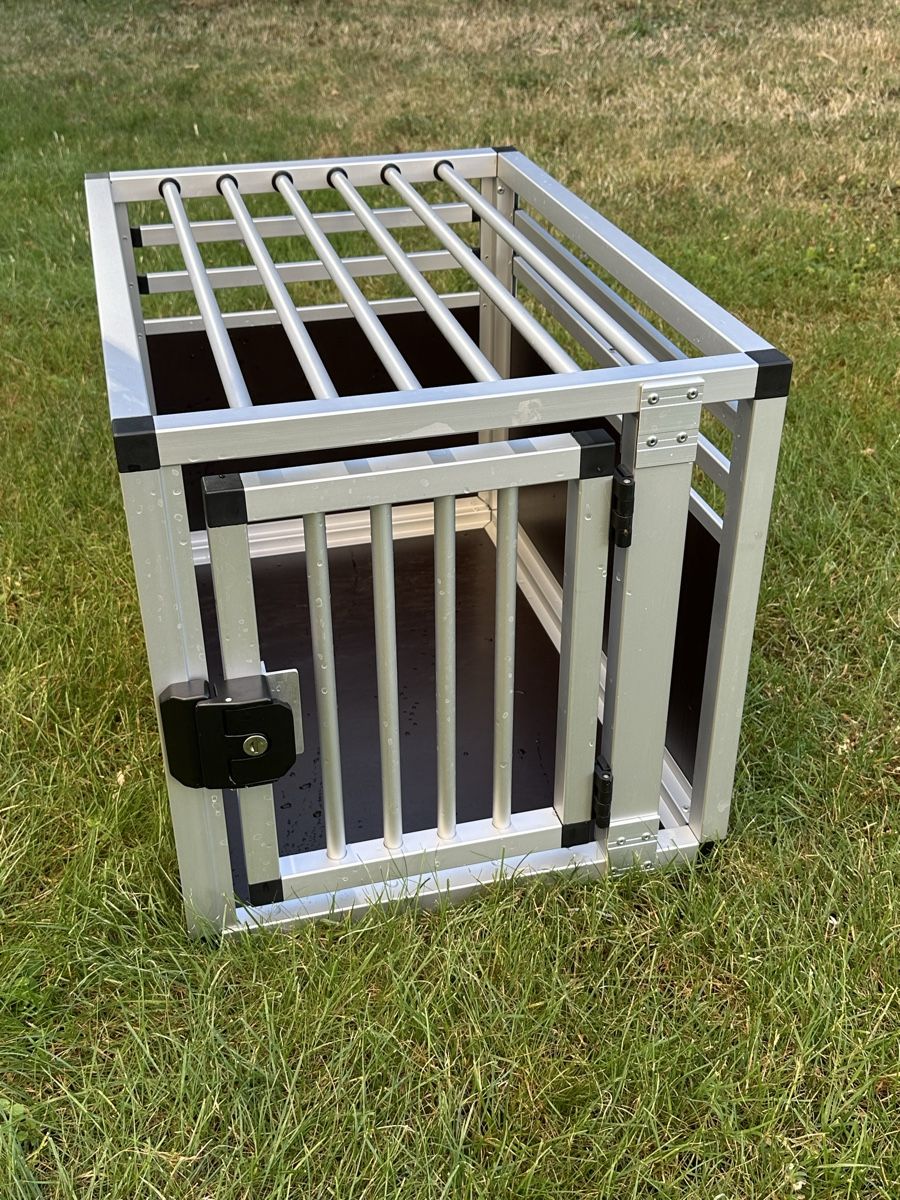 Cages, transport & sécurité: Hunde Transportbox  – D'occasion à Brugg AG par Rutenzug 1