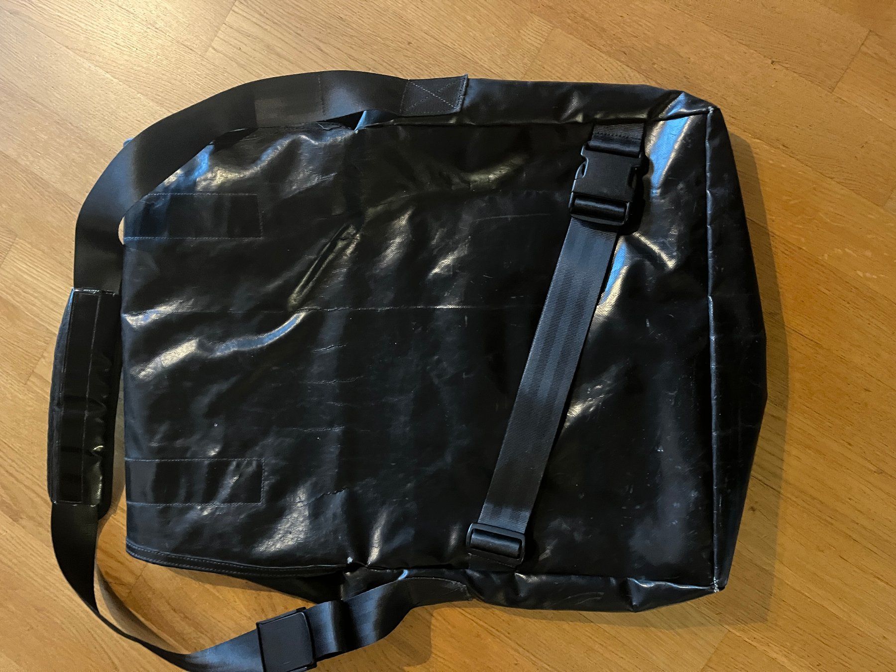 Borse: Freitag F13 TOP CAT MESSENGER LARGE – Usato da Zürich venduto da sergio67 7