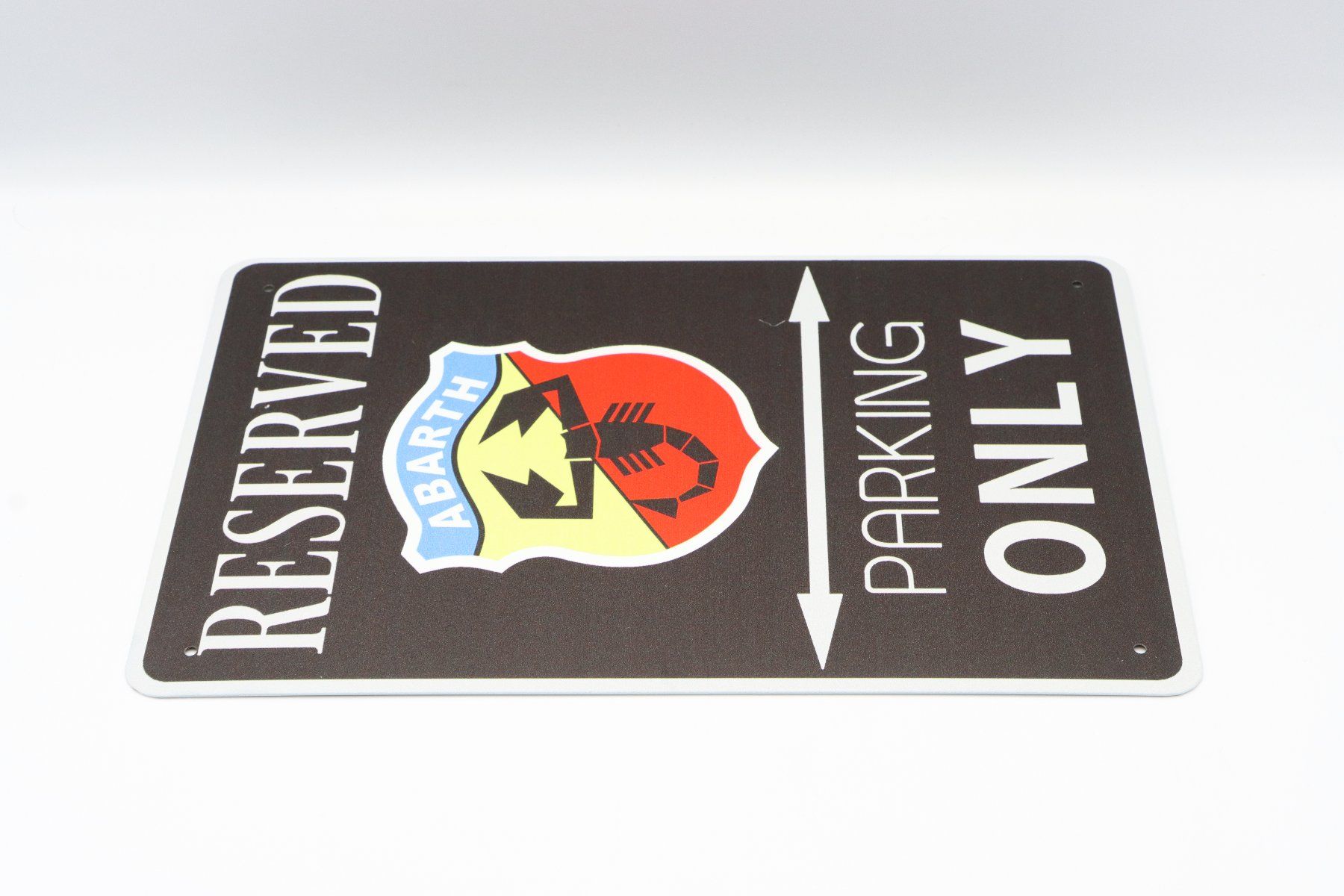 Abarth Insegne: Fiat Abarth Reserved Parking Only Blechschild – Nuovo (secondo la descrizione) da Bühl b.Aarberg venduto da Collectorpassions 2