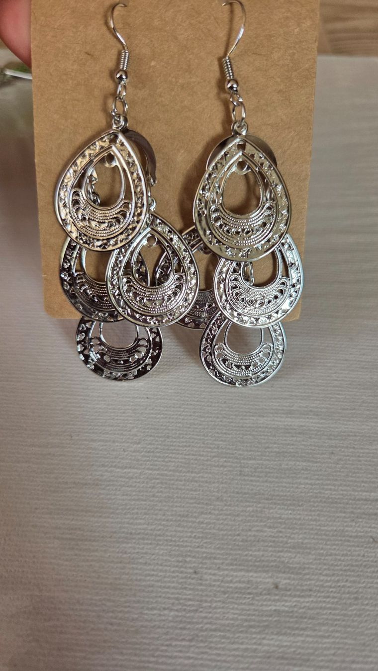 Ohrringe & -stecker: Ohrringe Modeschmuck Boho Style silberfarben NEU – Gebraucht aus Weggis von Leeclipse