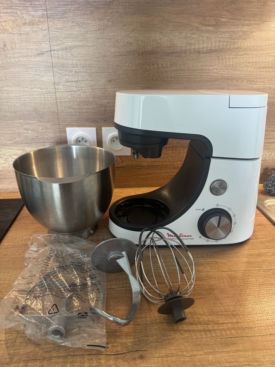 Moulinex Appareils de cuisine: Robot Moulinex Masterchef Gourmet avec accessoires – D'occasion à Nyon par yos_7w5m