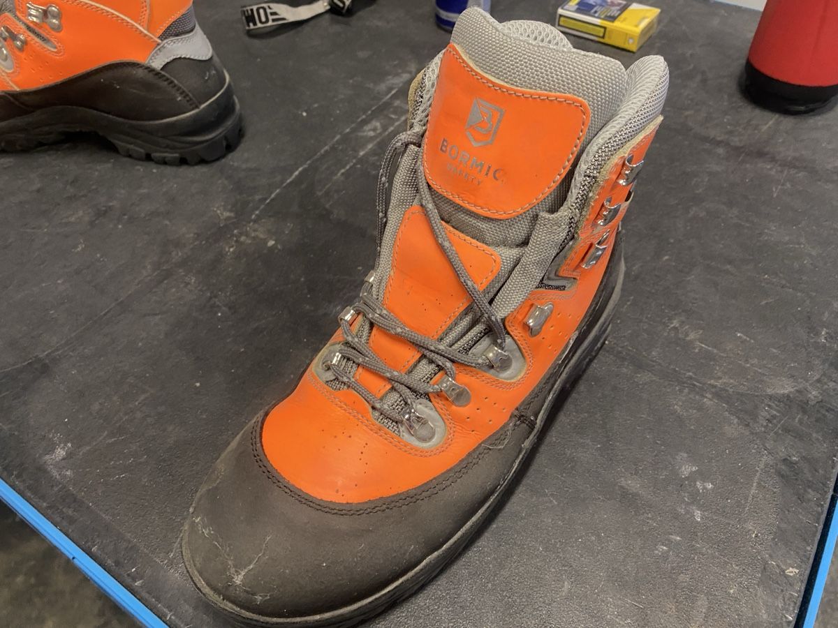 Scarpe da uomo: Bormio Arbeitsschuhe – Usato da Wabern venduto da HK-Design 1