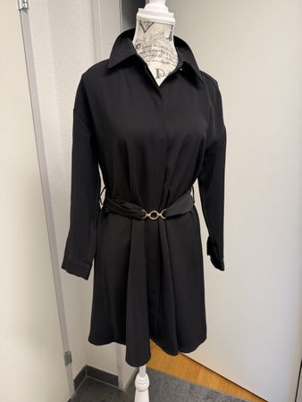Elegantes Kleid von Zara, schwarz, S, neu
