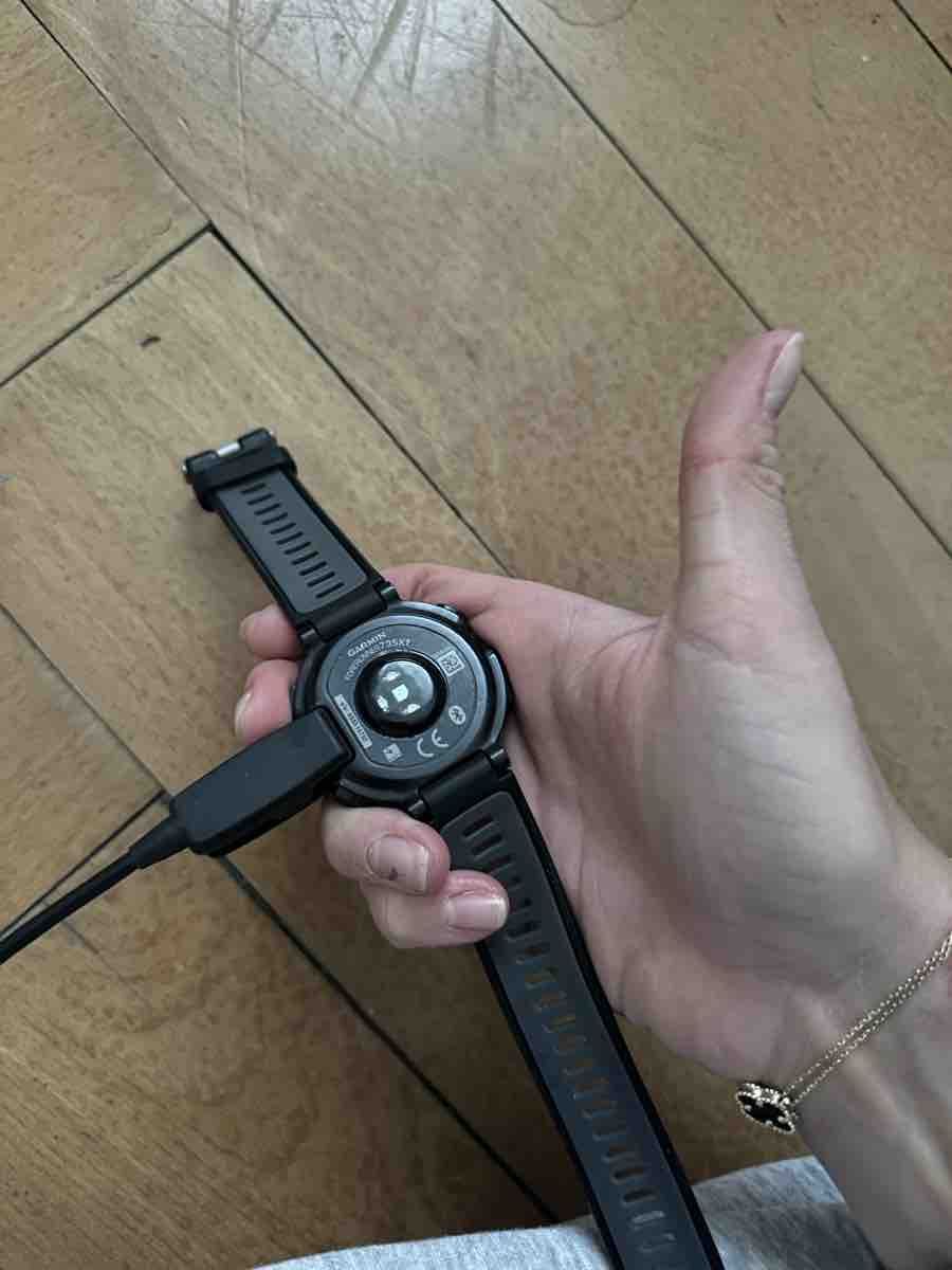 Garmin Smartwatch: Garmin Forerunner 235XT Smartwatch schwarz – Defekt aus Luzern von w.welihodska 1