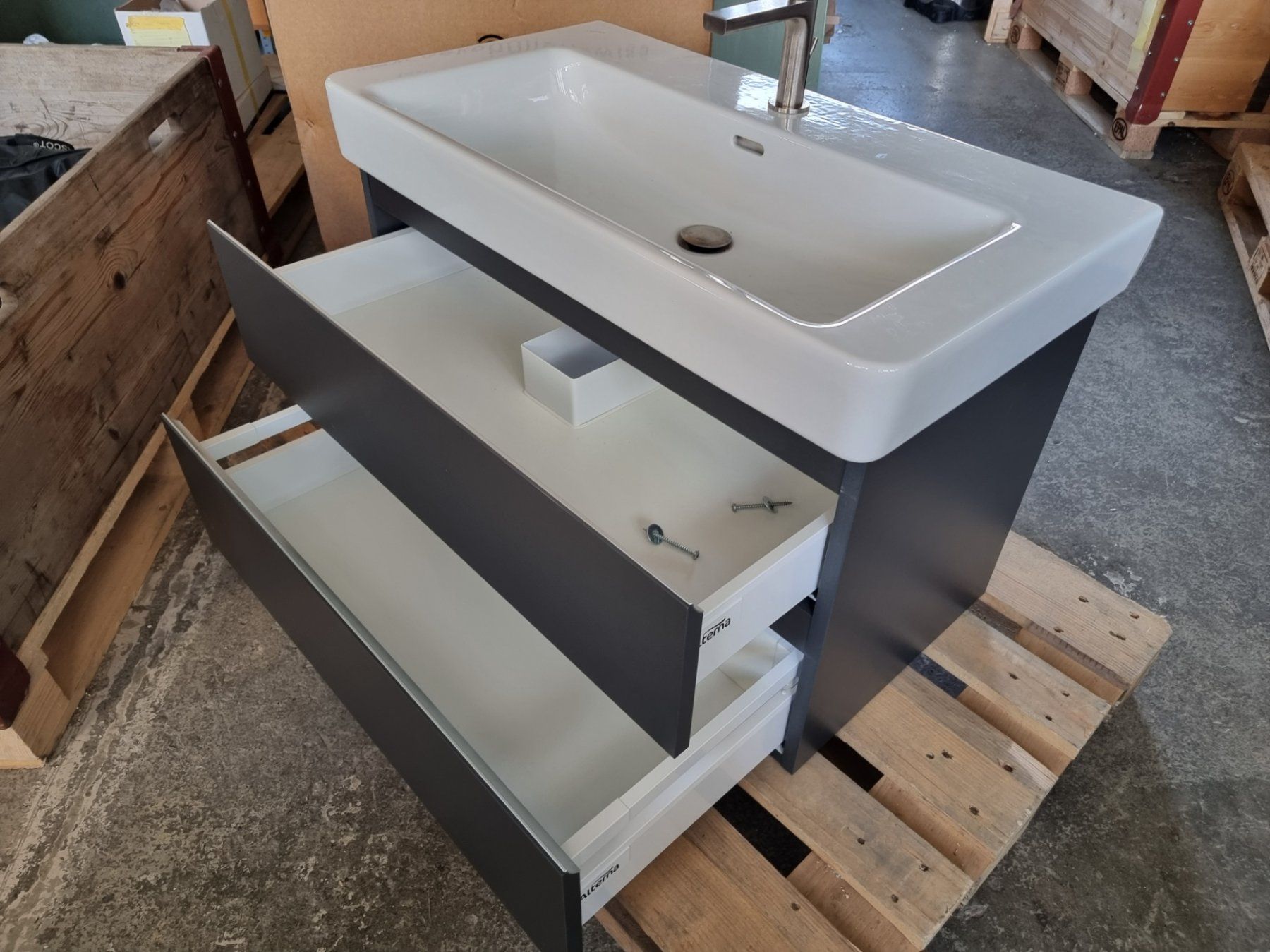 Alterna Mobili per bagno: Waschtisch mit Unterschrank – Usato da Thun venduto da ZWHT 1