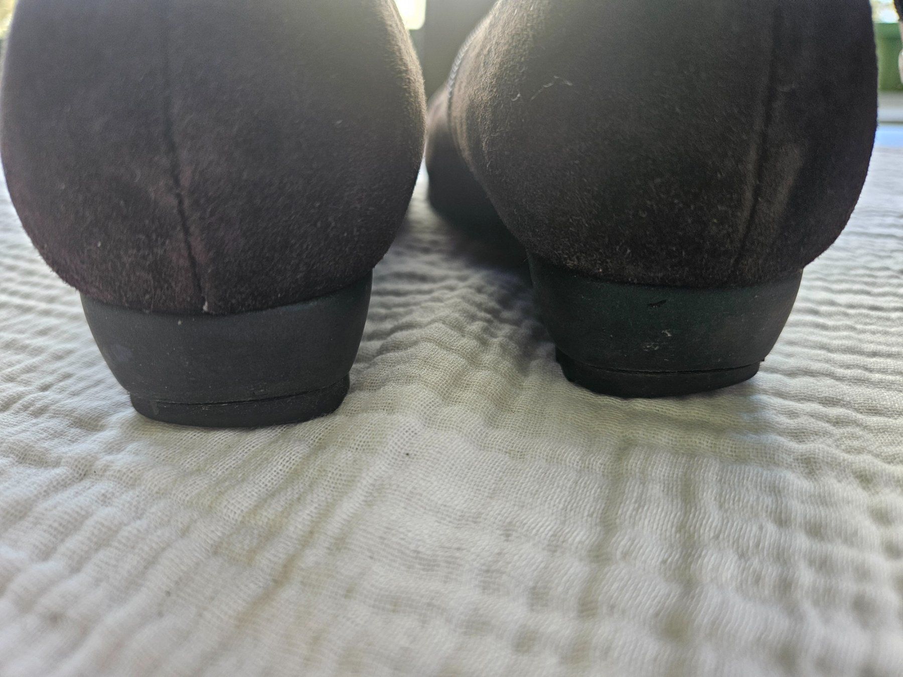 Damenschuhe: Wildlederstiefel mit Reissverschluss – Gebraucht aus Basel von wurzelstein 4