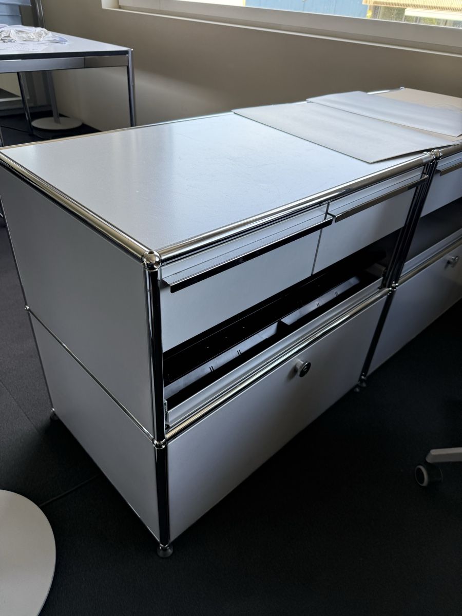 Cassettiere: USM Haller Organisationsmöbel 4 Stück Total – Usato da Bottighofen venduto da inf_8b5p 1
