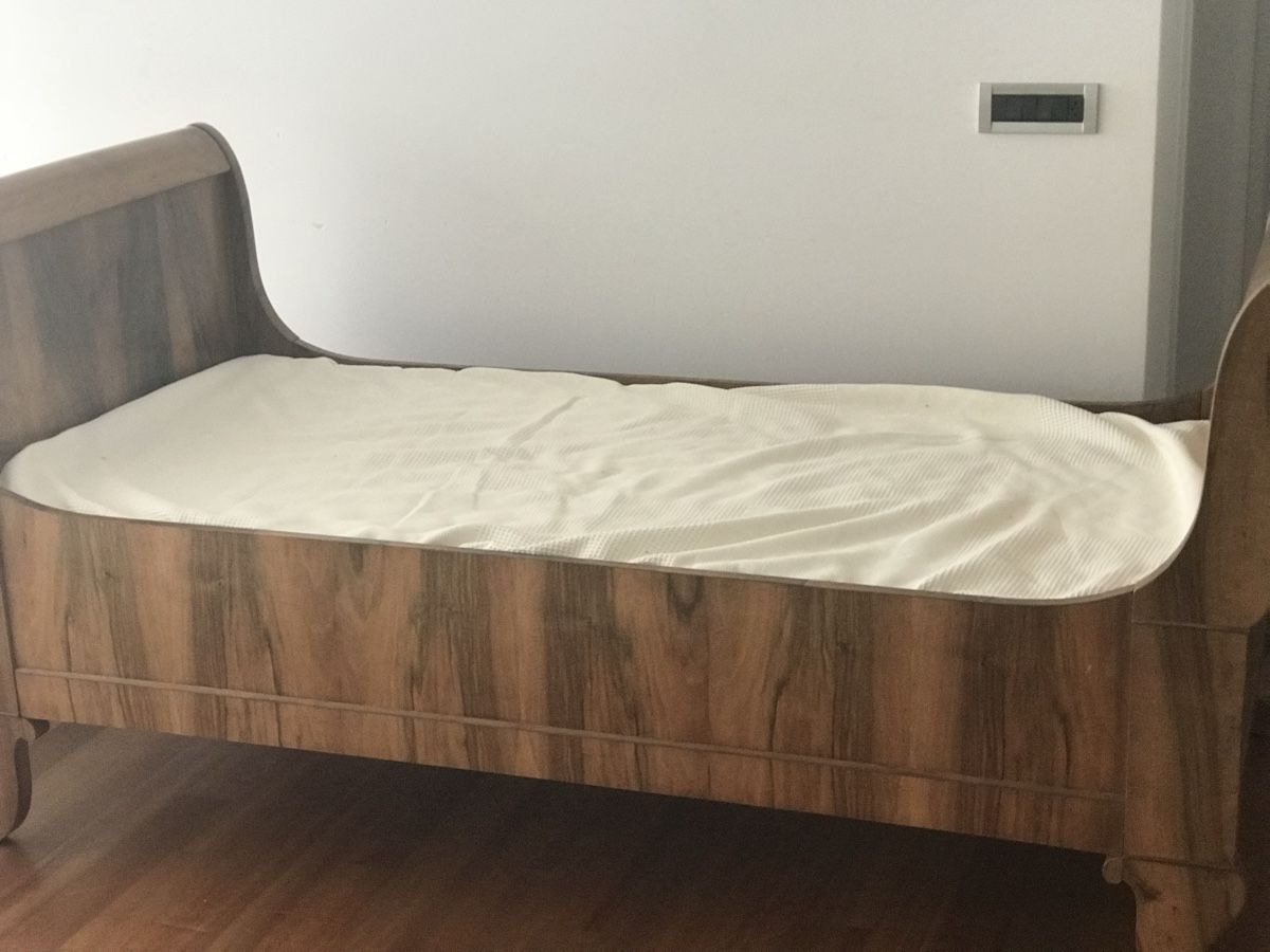 Letti: Elegantes Biedermeier Bett aus Kirschbaum – Usato da Wädenswil venduto da popey8820 1