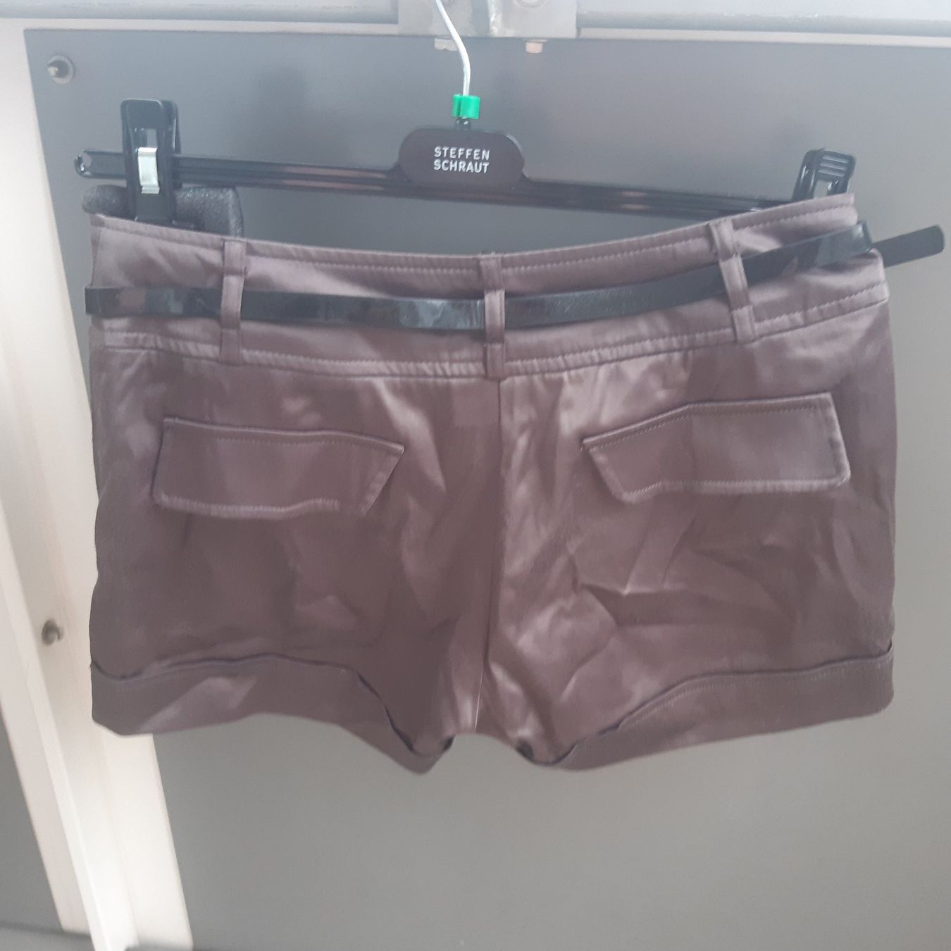 Pantalons: Schicke Sommer-Shorts mit Gürtel – D'occasion à Horgen par Amanda30 2