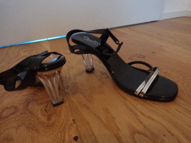 Scarpe da donna: 2 schwarze Sandalen mit transparentem Absatz – Nuovo (secondo la descrizione) da Büsingen venduto da aue_2mh6 1