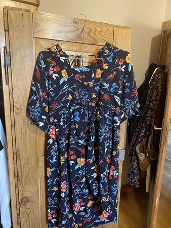 Robe d’été Molly Bracken S/M bleu foncée à fleurs