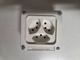 Steckdose weiss Unterputz UP Montage 3xT13  ABB NUPU IP22