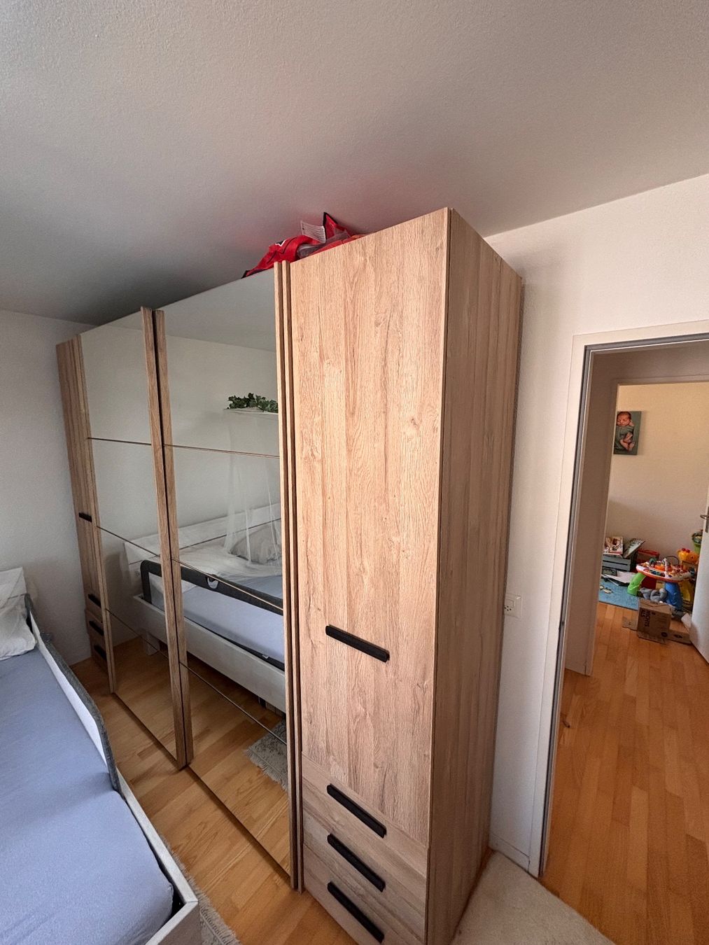 Armadi: Kleiderschrank mit Spiegelfront natur Nachbildung – Usato da Riedholz venduto da Charlie_2007 1