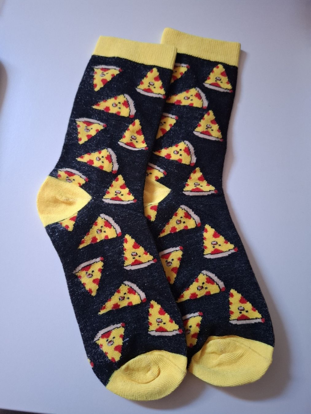 Calze: Pizza Socken! Neu  Grösse 37-41 – Nuovo e nell'imballaggio originale da Aarberg venduto da Happy058