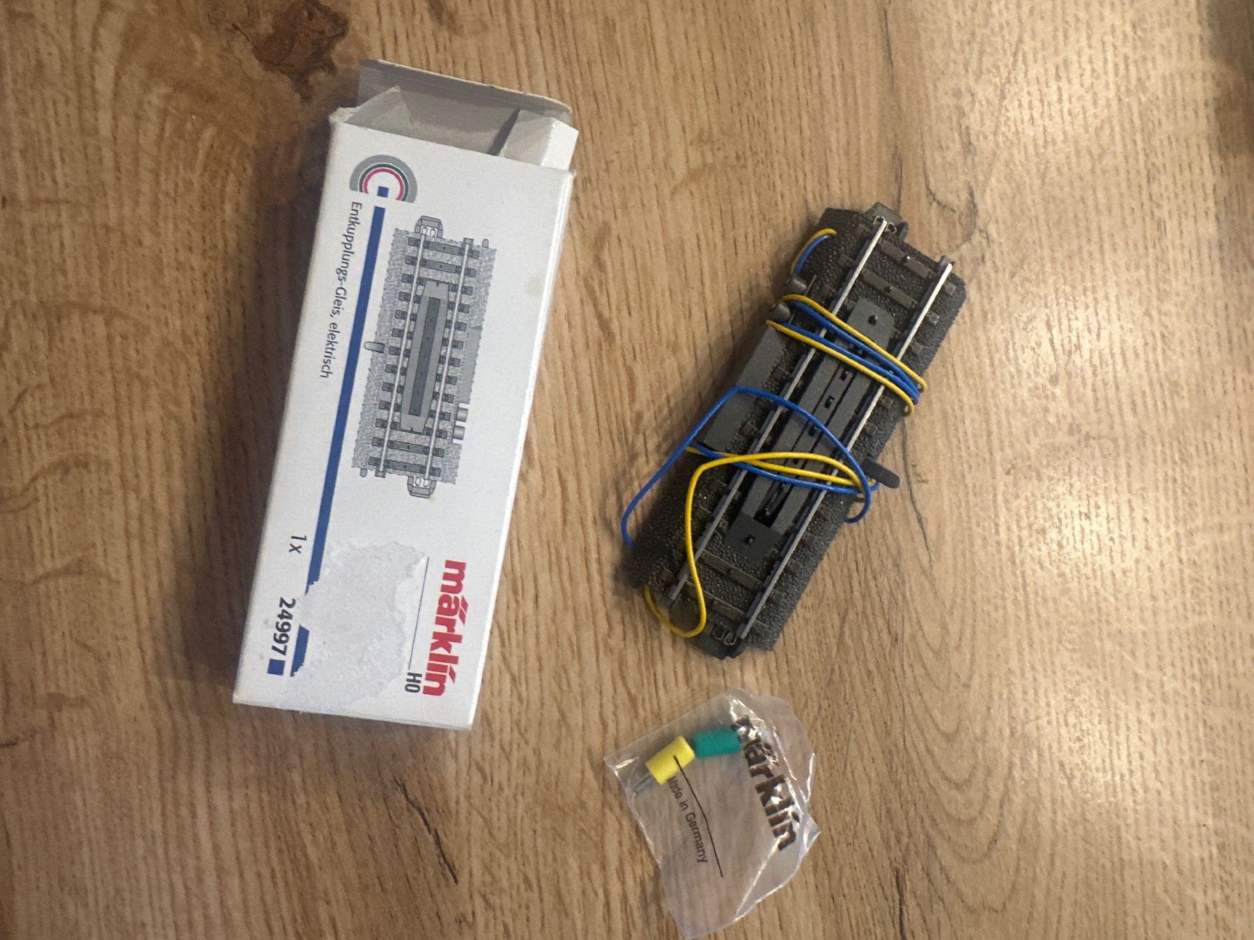 Märklin Modellini di ferrovie: Märklin HO Entkupplungs - Gleis – Usato da Bad Ragaz venduto da Nikis_Markt