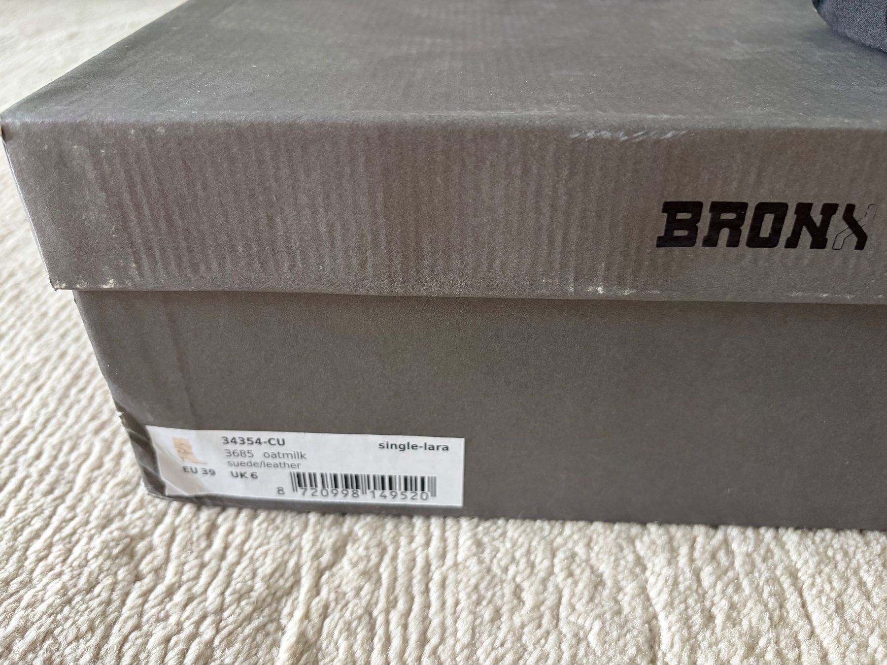 Damenschuhe: Stiefel Wildleder beige – Neu (gemäss Beschreibung) aus Luzern von Chiara.9 6