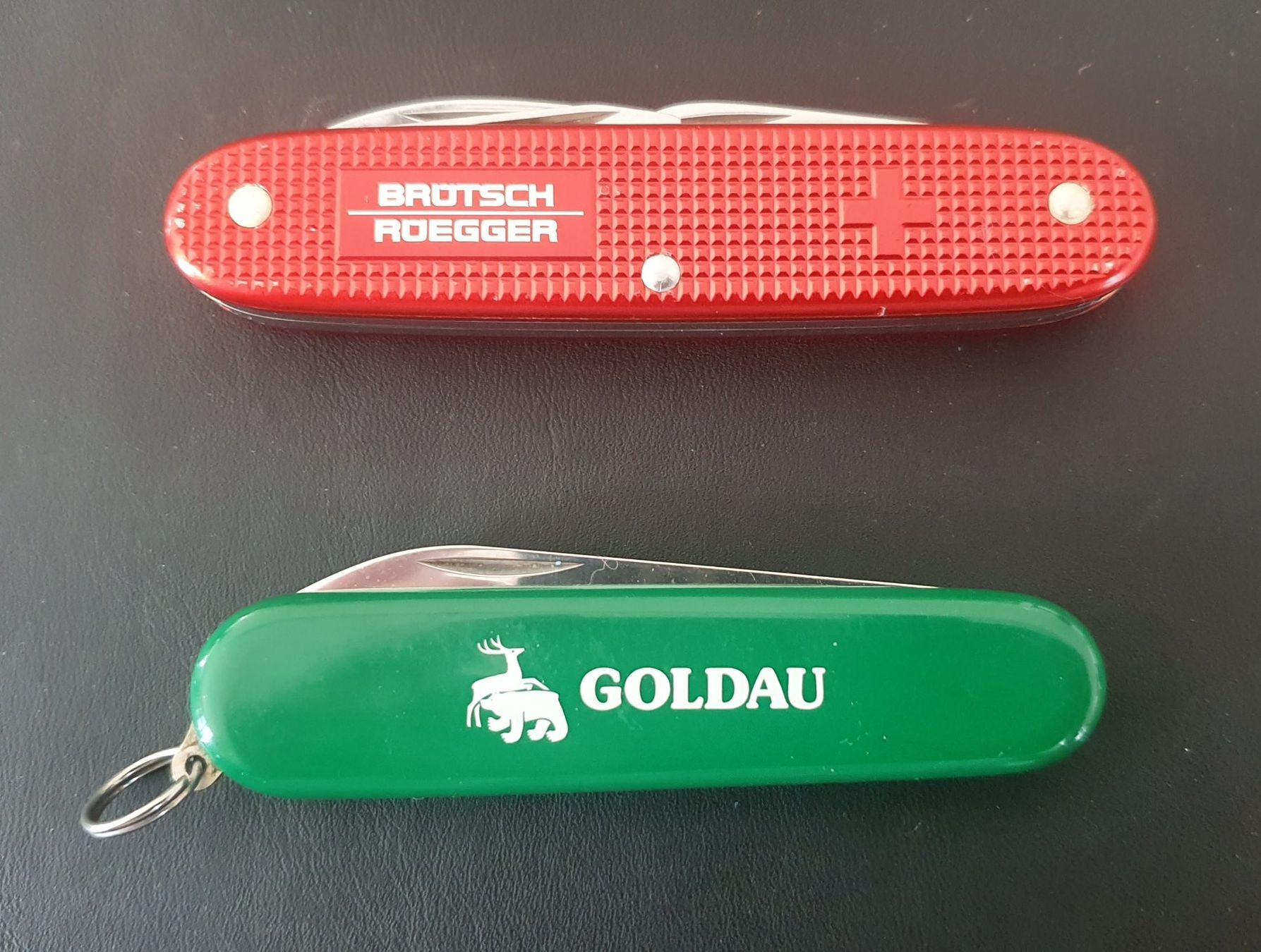Victorinox Taschenmesser: 3 Victorinox Sackmesser mit Logo – Gebraucht aus Härkingen von MarianneSi